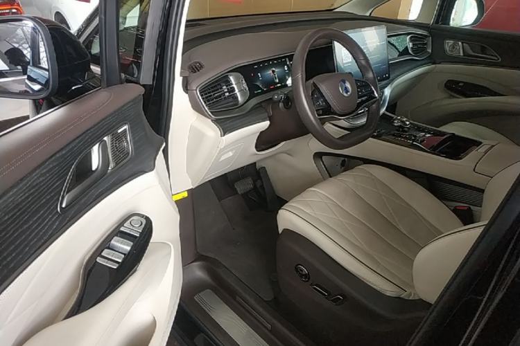 Used Denza D9 2024 DM-i 980 Four-Wheel Drive Flagship Model Driver Seat