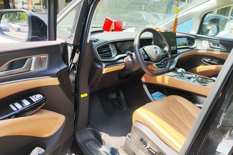 Used Denza D9 2024 DM-i 980 Four-Wheel Drive Prestige Model Driver Seat
