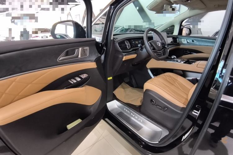 Used Denza D9 2024 DM-i 970 Luxury Model Driver Seat