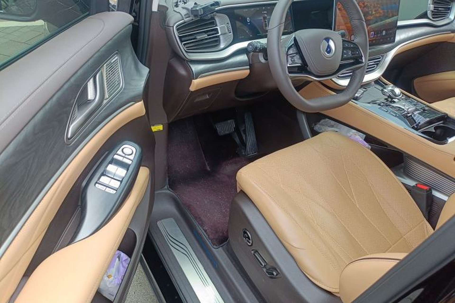 Used Denza D9 2024 DM-i 980 Four-Wheel Drive Prestige Model Driver Seat