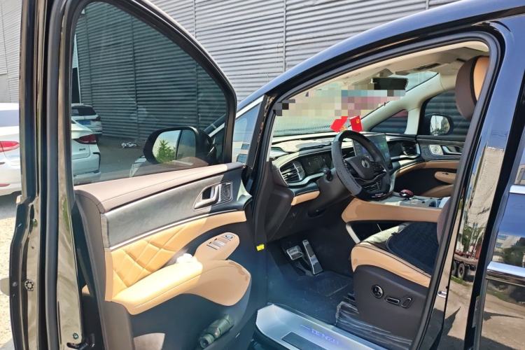 Used Denza D9 2024 DM-i 1050 Luxury Model Driver Seat