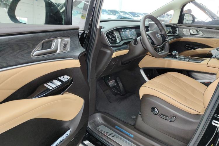 Used Denza D9 2024 DM-i 1050 Luxury Model Driver Seat