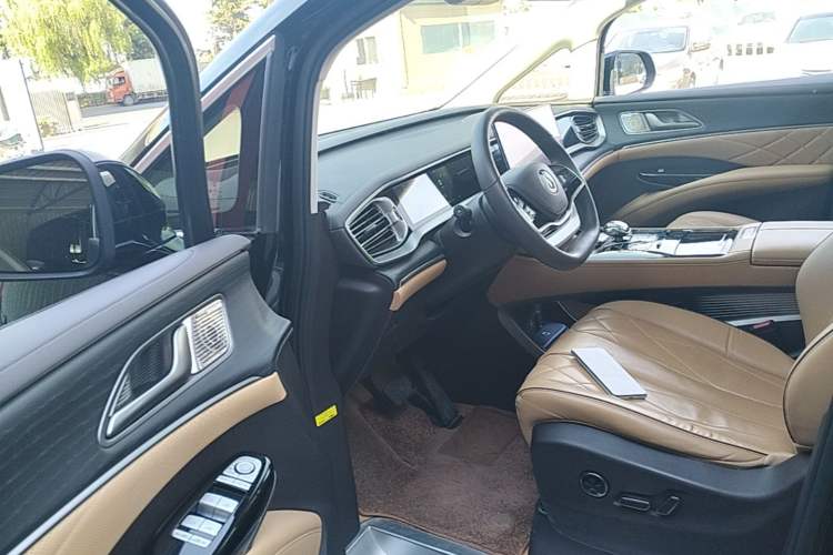 Used Denza D9 2024 DM-i 980 Four-Wheel Drive Flagship Model Driver Seat