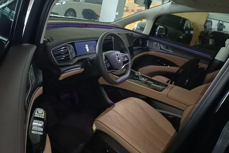 Used Denza D9 2024 DM-i 980 Four-Wheel Drive Prestige Model Driver Seat