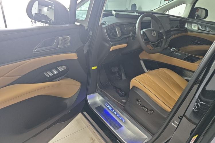 Used Denza D9 2024 DM-i 980 Four-Wheel Drive Prestige Model Driver Seat