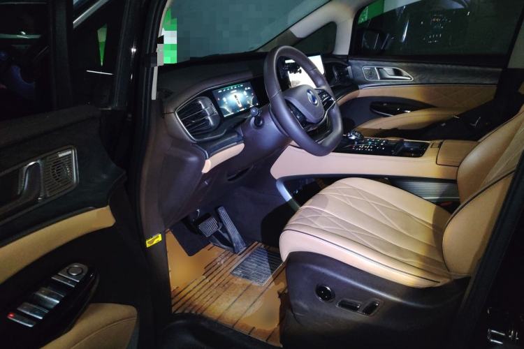 Used Denza D9 2024 DM-i 1050 Luxury Model Driver Seat