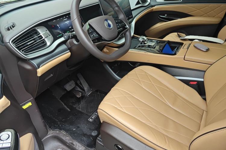 Used Denza D9 2024 DM-i 980 Four-Wheel Drive Prestige Model Driver Seat