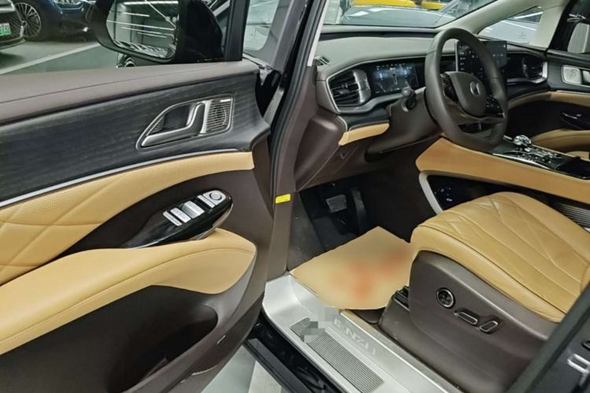 Used Denza D9 2024 DM-i 980 Four-Wheel Drive Prestige Model Driver Seat