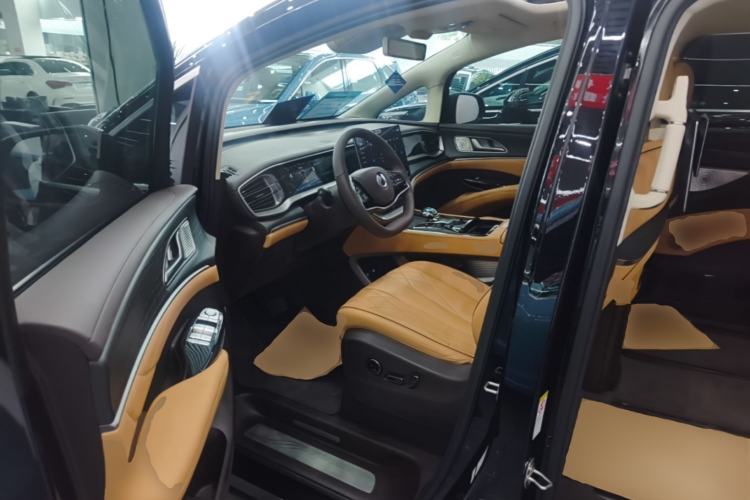 Used Denza D9 2024 DM-i 980 Four-Wheel Drive Flagship Model Driver Seat