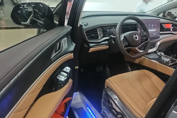 Used Denza D9 2024 DM-i 980 Four-Wheel Drive Prestige Model Driver Seat