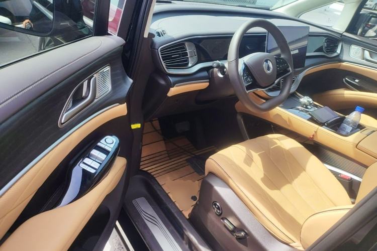 Used Denza D9 2024 DM-i 980 Four-Wheel Drive Flagship Model Driver Seat