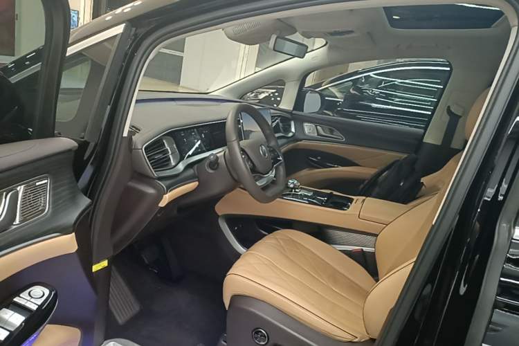 Used Denza D9 2024 DM-i 980 Four-Wheel Drive Prestige Model Driver Seat