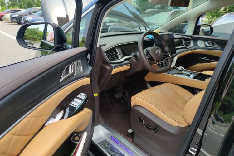 Used Denza D9 2024 DM-i 980 Four-Wheel Drive Flagship Model Driver Seat