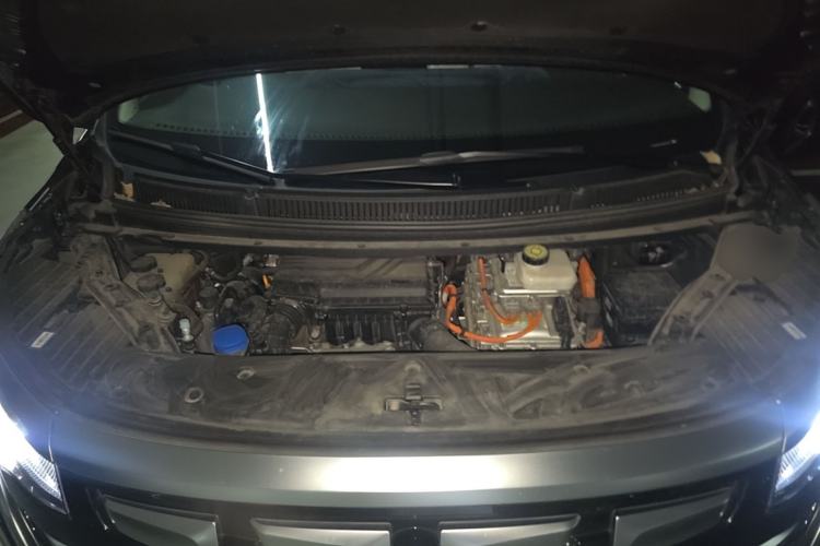 Used Denza D9 2024 DM-i 980 Four-Wheel Drive Prestige Model Engine Bay