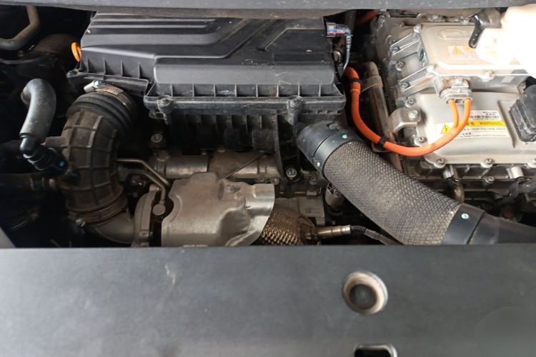 Used Denza D9 2024 DM-i 970 Luxury Model Engine Bay
