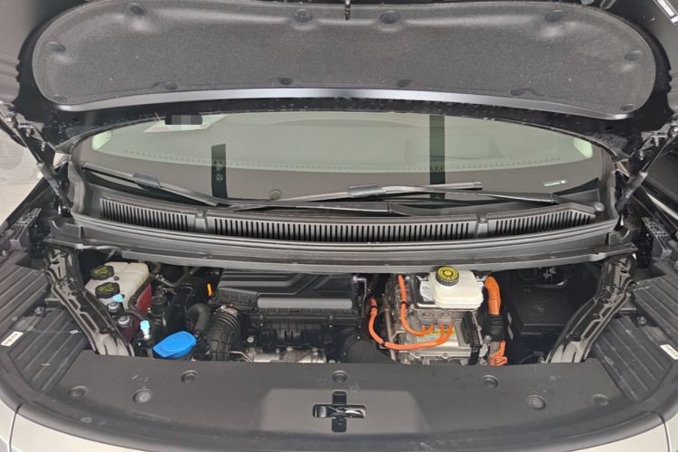 Used Denza D9 2024 DM-i 980 Four-Wheel Drive Prestige Model Engine Bay