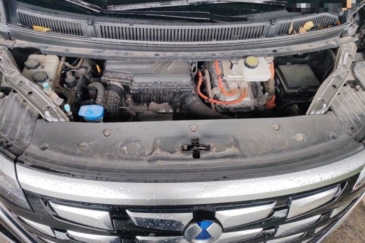 Used Denza D9 2024 DM-i 980 Four-Wheel Drive Prestige Model Engine Bay