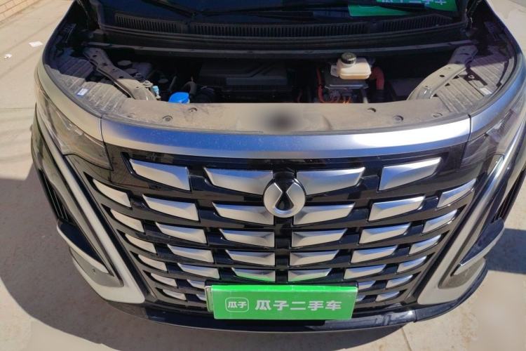 Used Denza D9 2024 DM-i 980 Four-Wheel Drive Prestige Model Engine Bay
