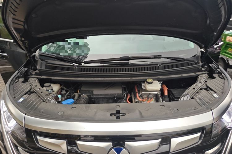 Used Denza D9 2024 DM-i 980 Four-Wheel Drive Flagship Model Engine Bay
