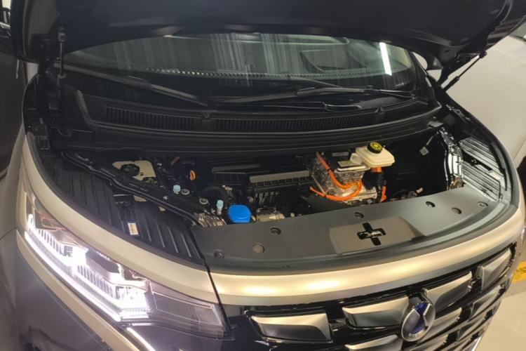 Used Denza D9 2024 DM-i 980 Four-Wheel Drive Prestige Model Engine Bay