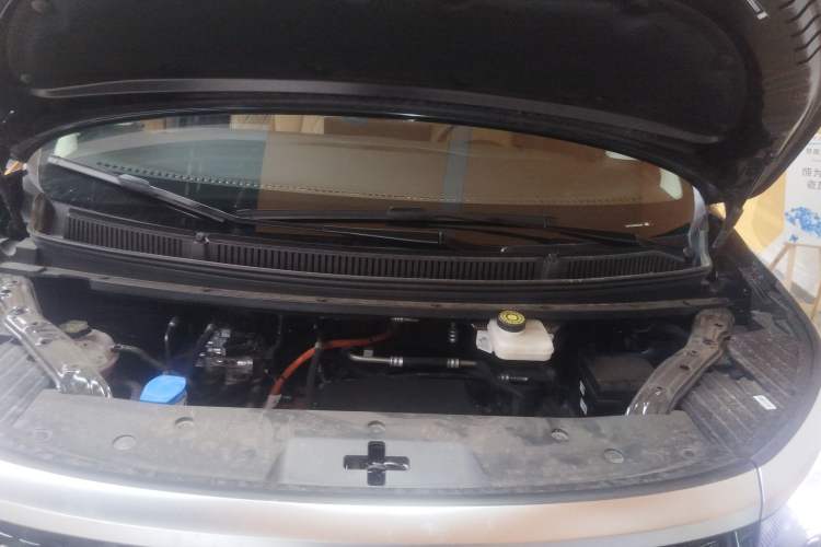 Used Denza D9 2024 EV 600 Four-Wheel Drive Prestige Model Engine Bay