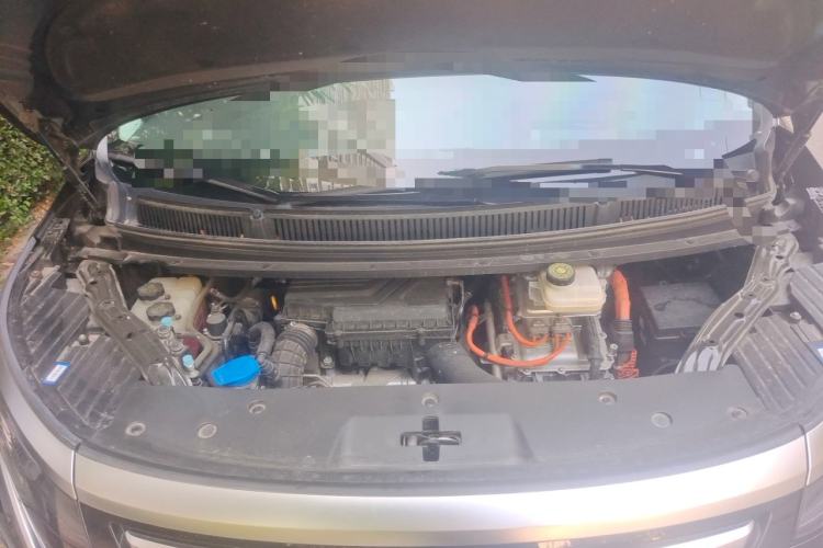 Used Denza D9 2024 DM-i 980 Four-Wheel Drive Flagship Model Engine Bay
