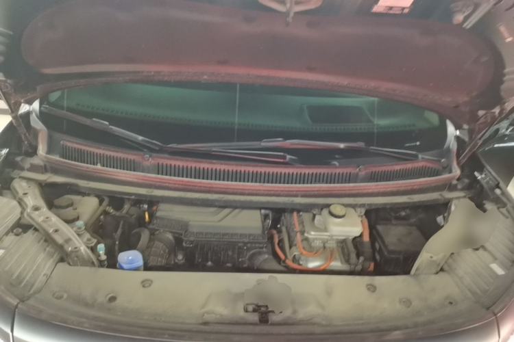 Used Denza D9 2024 DM-i 980 Four-Wheel Drive Prestige Model Engine Bay