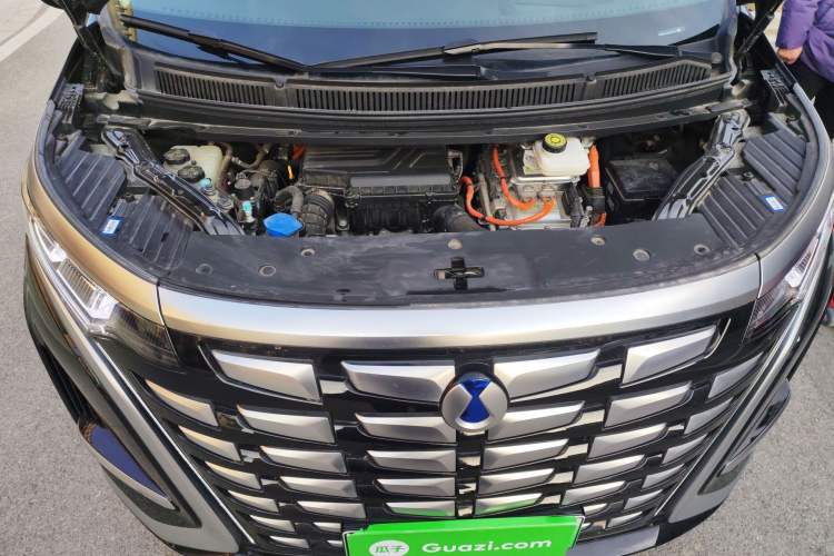 Used Denza D9 2024 DM-i 980 Four-Wheel Drive Prestige Model Engine Bay