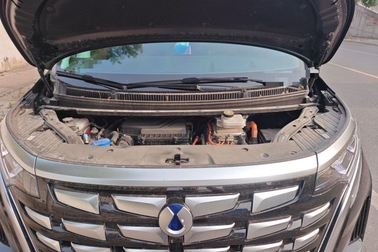 Used Denza D9 2024 DM-i 980 Four-Wheel Drive Prestige Model Engine Bay