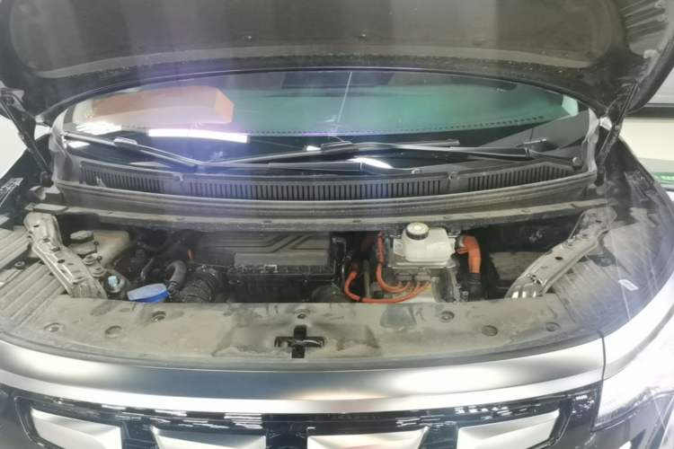 Used Denza D9 2024 DM-i 980 Four-Wheel Drive Prestige Model Engine Bay