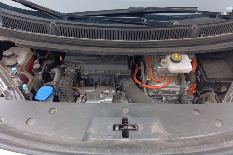Used Denza D9 2024 DM-i 980 Four-Wheel Drive Prestige Model Engine Bay