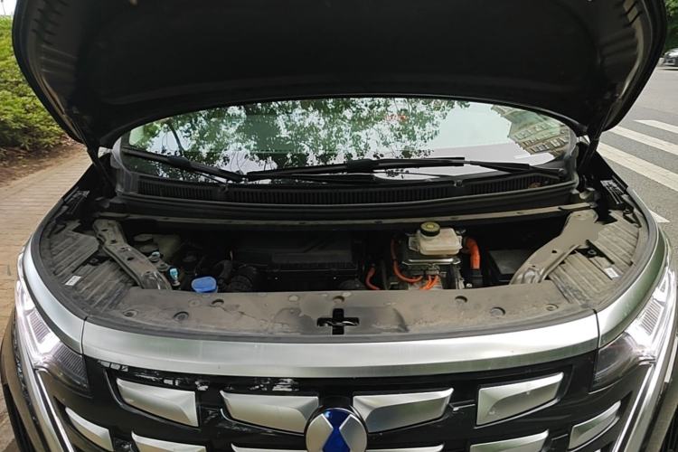 Used Denza D9 2024 DM-i 980 Four-Wheel Drive Prestige Model Engine Bay