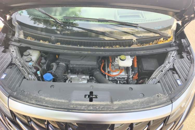 Used Denza D9 2024 DM-i 980 Four-Wheel Drive Prestige Model Engine Bay