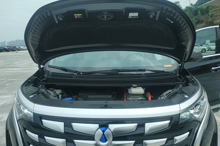 Used Denza D9 2024 DM-i 980 Four-Wheel Drive Flagship Model Engine Bay