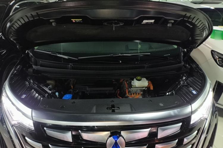Used Denza D9 2024 DM-i 980 Four-Wheel Drive Prestige Model Engine Bay