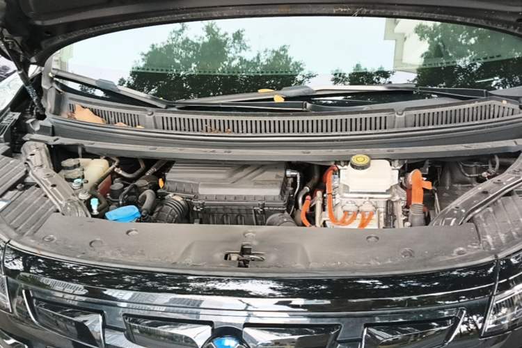 Used Denza D9 2024 DM-i 980 Four-Wheel Drive Prestige Model Engine Bay