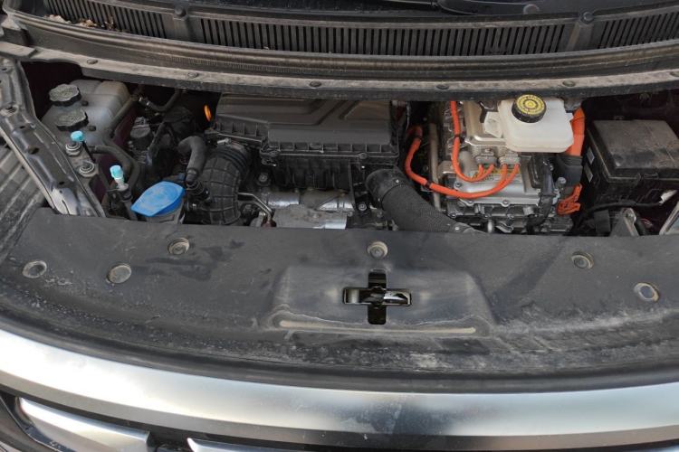 Used Denza D9 2024 DM-i 980 Four-Wheel Drive Prestige Model Engine Bay