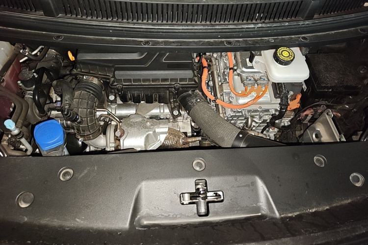 Used Denza D9 2024 DM-i 1050 Luxury Model Engine Bay