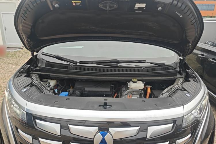 Used Denza D9 2024 DM-i 970 Luxury Model Engine Bay