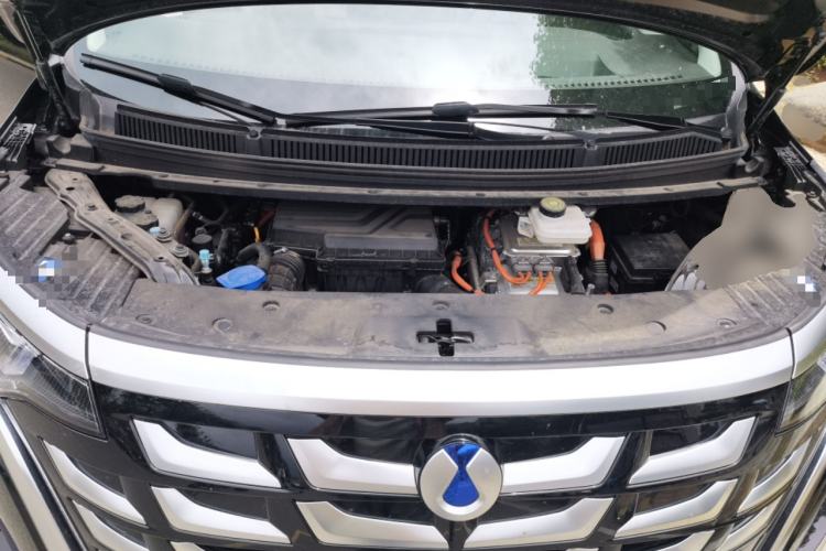 Used Denza D9 2024 DM-i 980 Four-Wheel Drive Prestige Model Engine Bay