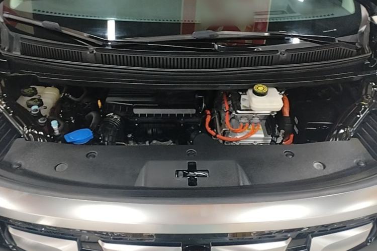 Used Denza D9 2024 DM-i 980 Four-Wheel Drive Prestige Model Engine Bay