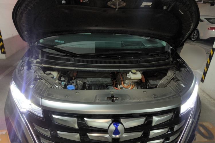 Used Denza D9 2024 DM-i 980 Four-Wheel Drive Prestige Model Engine Bay