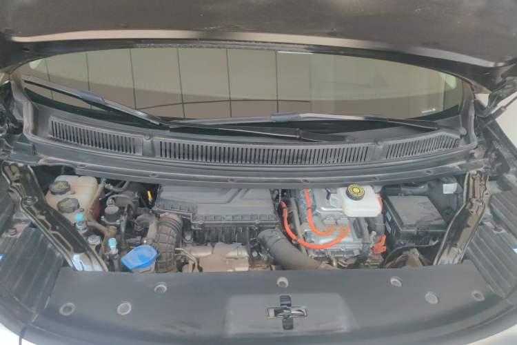 Used Denza D9 2024 DM-i 980 Four-Wheel Drive Prestige Model Engine Bay