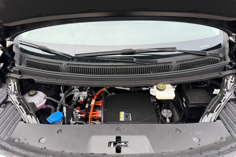 Used Denza D9 2024 EV 620 Premium Model Engine Bay