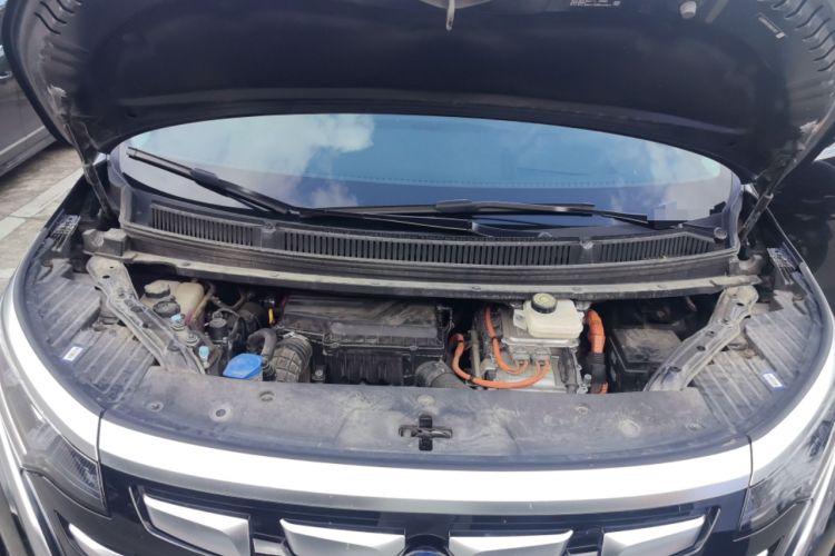 Used Denza D9 2024 DM-i 980 Four-Wheel Drive Flagship Model Engine Bay