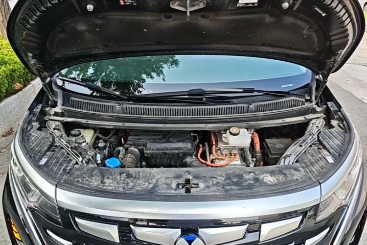 Used Denza D9 2024 DM-i 1050 Luxury Model Engine Bay