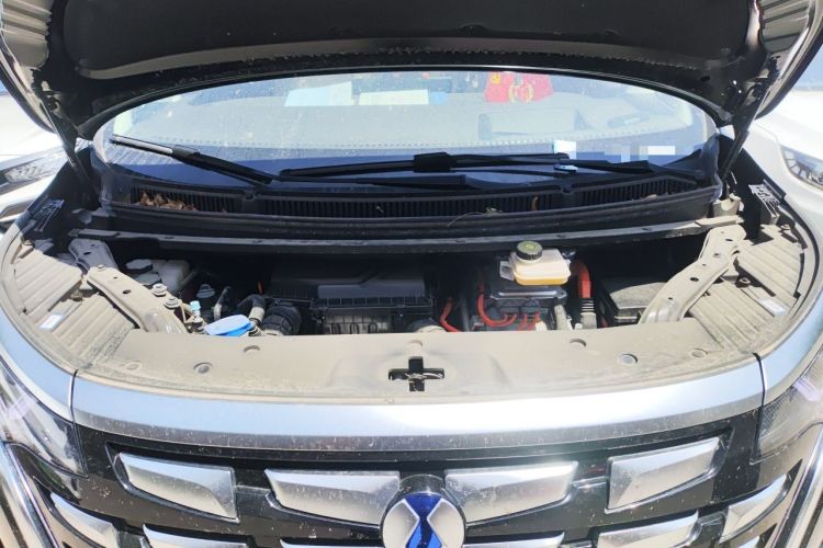 Used Denza D9 2024 DM-i 980 Four-Wheel Drive Prestige Model Engine Bay