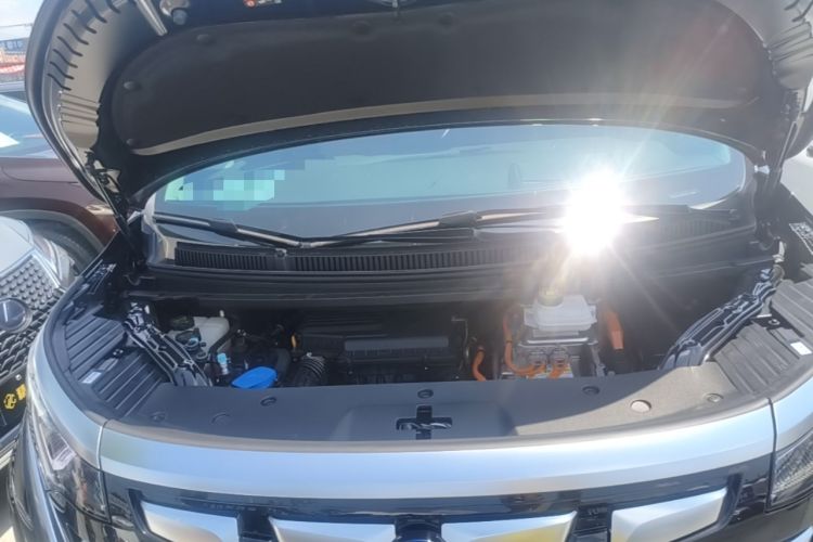 Used Denza D9 2024 DM-i 980 Four-Wheel Drive Prestige Model Engine Bay
