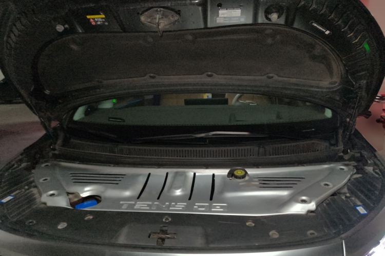 Used Denza D9 2024 EV 600 Four-Wheel-Drive Flagship Model Engine Bay