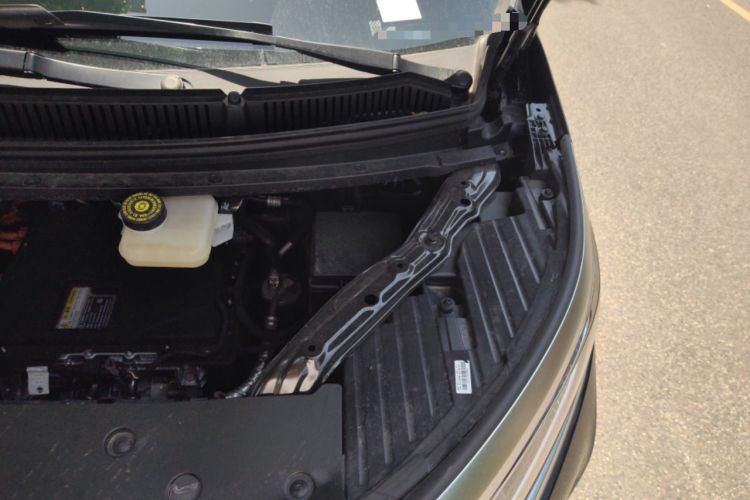 Used Denza D9 2024 EV 620 Premium Model Engine Bay Left